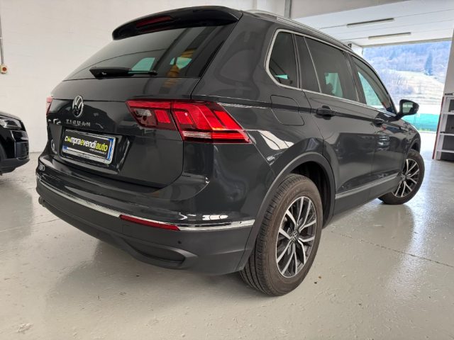 VOLKSWAGEN Tiguan usata, con Autoradio