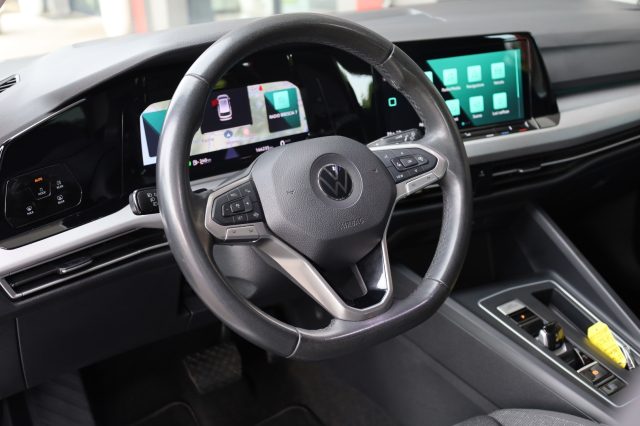 VOLKSWAGEN Golf usata, con Touch screen