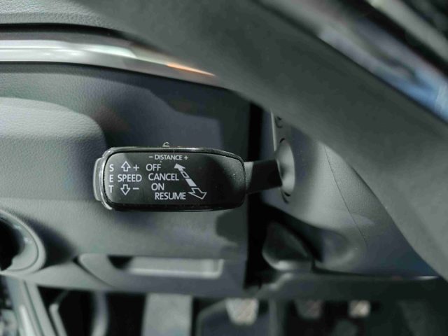 SKODA Karoq usata, con Sensori di parcheggio posteriori