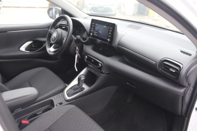 TOYOTA Yaris usata, con Cruise Control