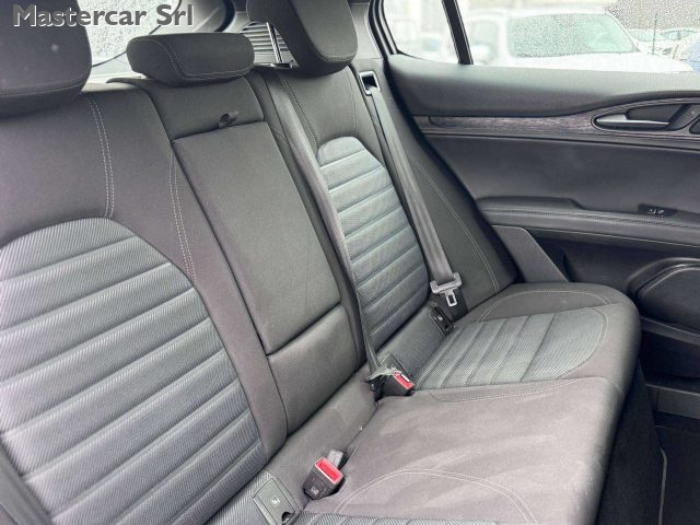 ALFA ROMEO Stelvio usata, con Sistema di navigazione