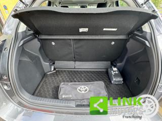 TOYOTA Yaris usata, con Bluetooth