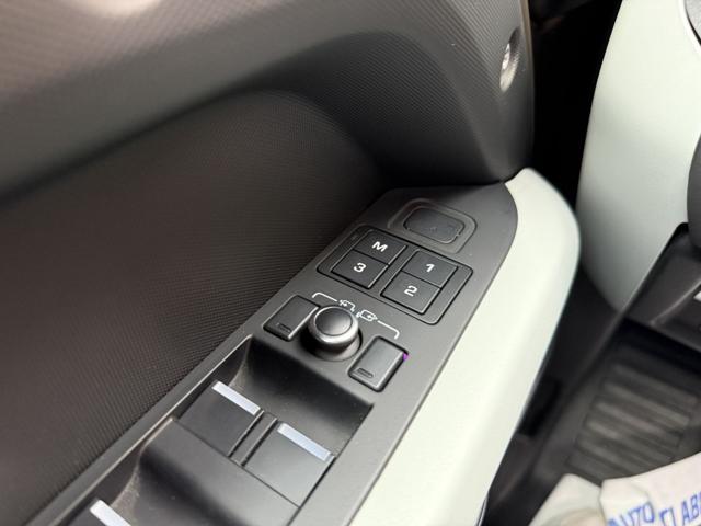LAND ROVER Defender usata, con Sistema di navigazione