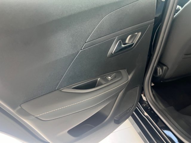 PEUGEOT 208 usata, con Autoradio