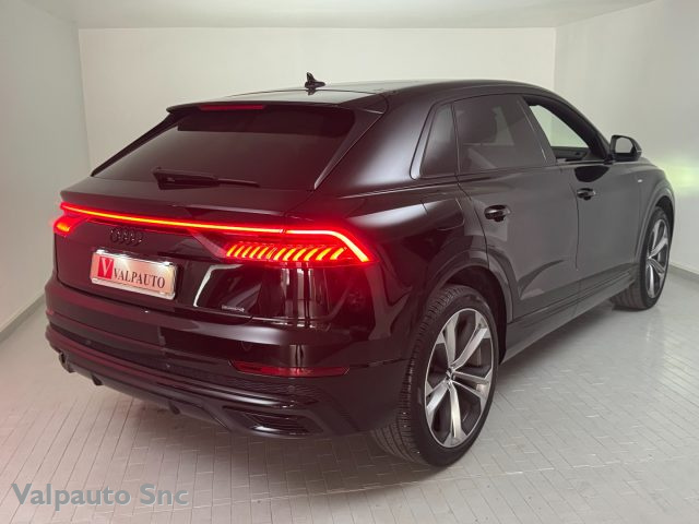 AUDI Q8 usata, con USB