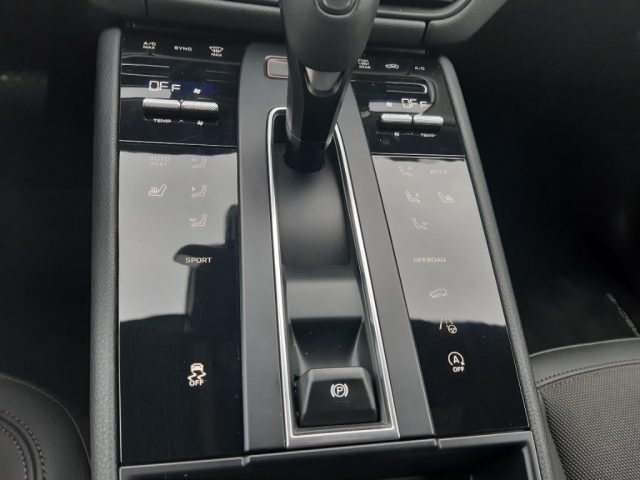 PORSCHE Macan usata, con Controllo automatico clima
