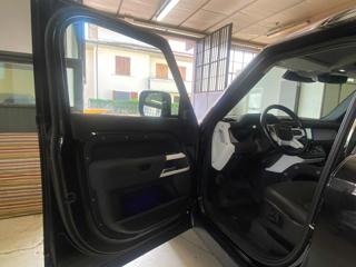 LAND ROVER Defender usata 21