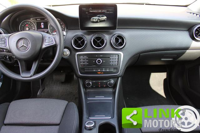 MERCEDES-BENZ GLA 180 usata, con Telecamera per parcheggio assistito