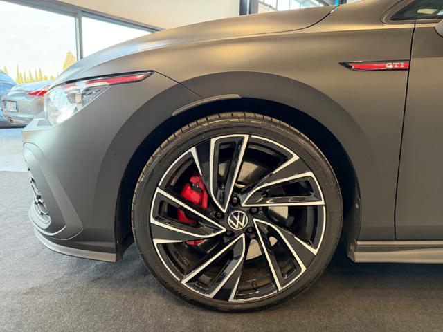 VOLKSWAGEN Golf usata, con Autoradio