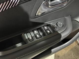 PEUGEOT 208 usata, con Park Distance Control