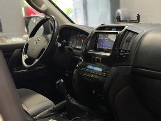 TOYOTA Land Cruiser usata, con Bracciolo