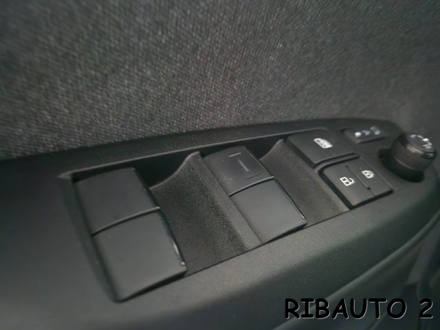 TOYOTA Yaris usata, con Sistema di navigazione