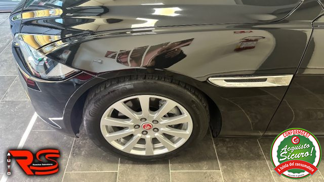 JAGUAR XE usata, con Regolazione elettrica sedili