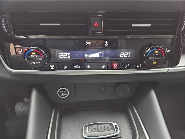 NISSAN Qashqai usata, con Controllo automatico clima