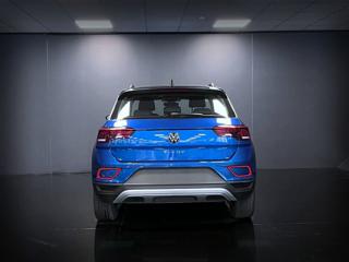 VOLKSWAGEN T-Roc usata, con Autoradio