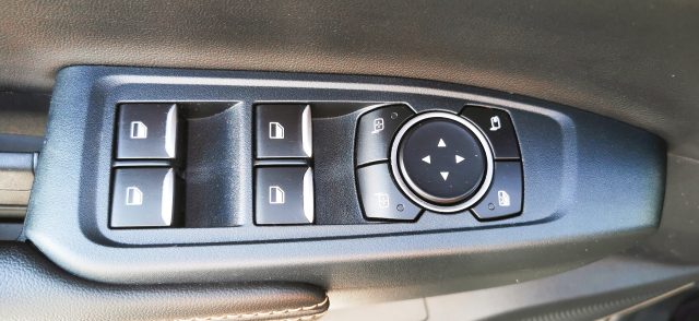 FORD Ranger usata, con Sensori di parcheggio posteriori