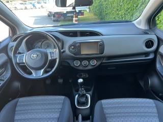 TOYOTA Yaris usata, con Sistema di navigazione