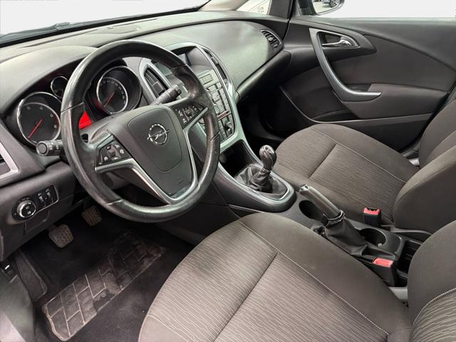 OPEL Astra usata, con USB
