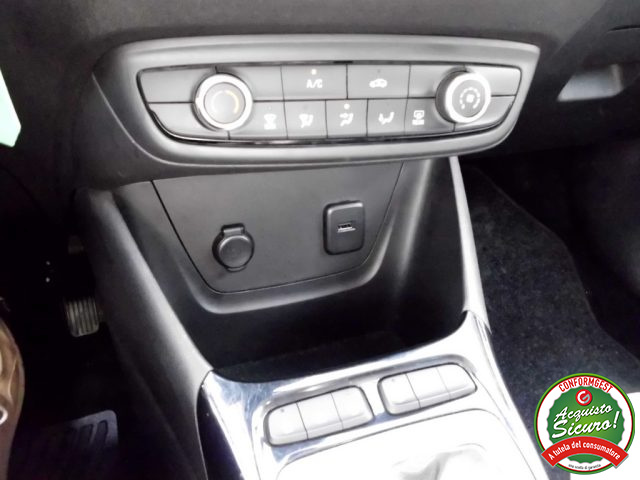 OPEL Crossland usata, con USB