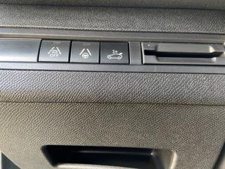 PEUGEOT 5008 usata, con Airbag testa