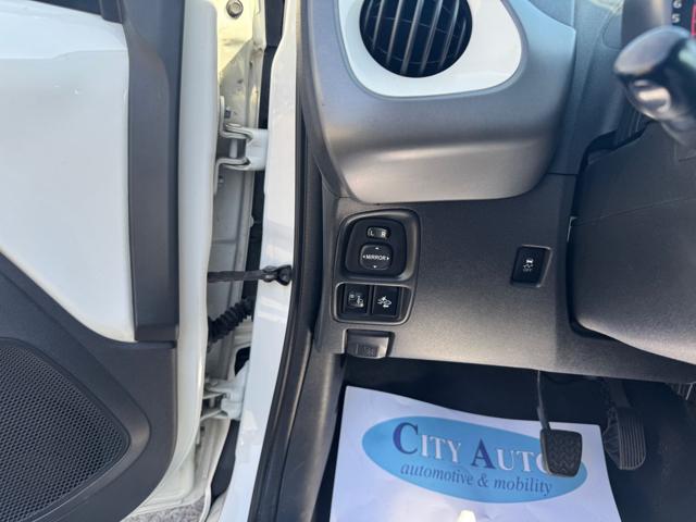 TOYOTA Aygo usata, con Autoradio