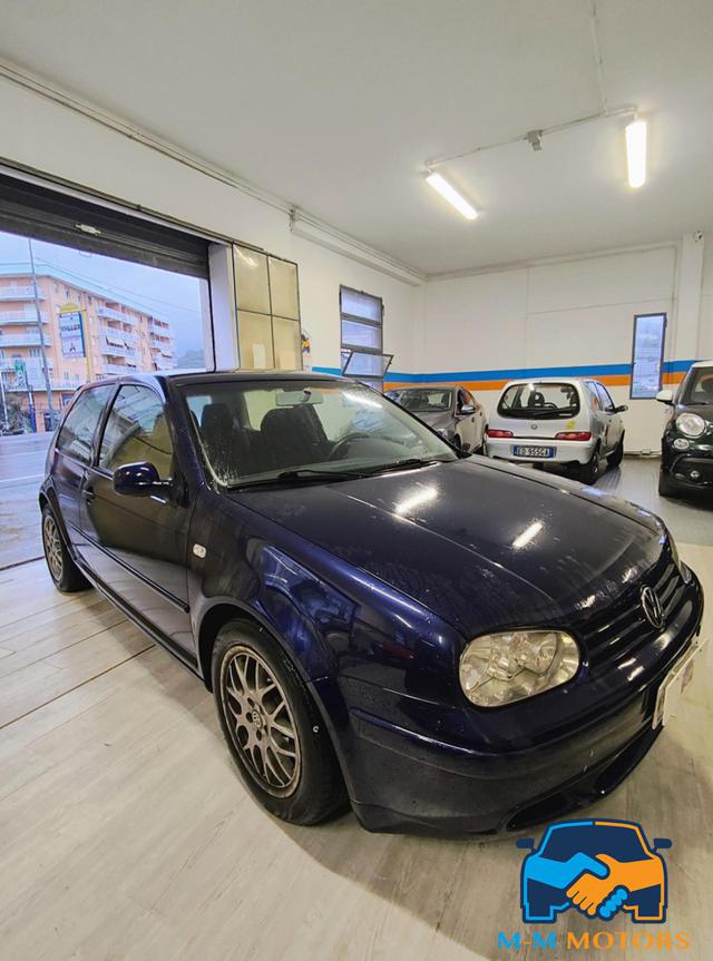 VOLKSWAGEN Golf usata, con Airbag