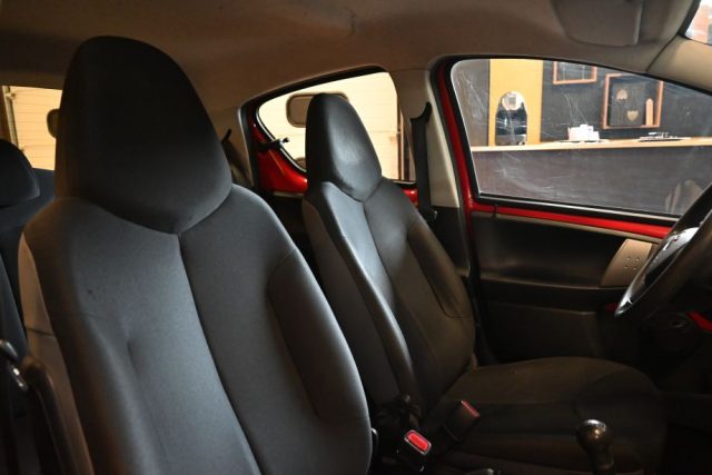 TOYOTA Aygo usata 37