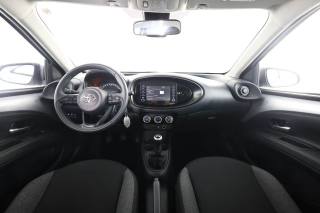 TOYOTA Aygo X usata 9