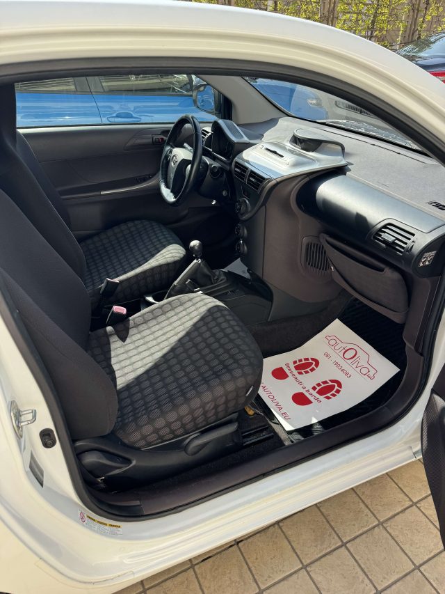 TOYOTA iQ usata, con Climatizzatore