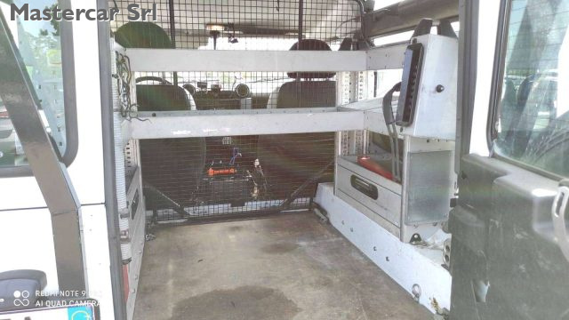 LAND ROVER Defender usata 14