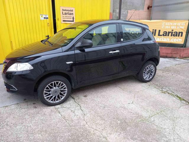 LANCIA Ypsilon usata, con Fendinebbia