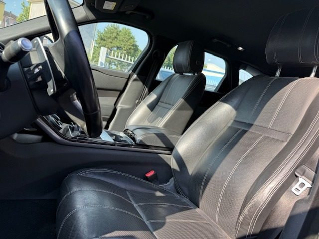 LAND ROVER Range Rover Velar usata, con Autoradio
