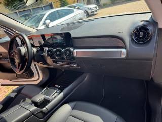 MERCEDES-BENZ GLB 200 usata, con Controllo elettronico della corsia