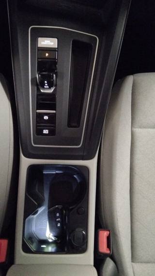 VOLKSWAGEN Golf usata, con Sensori di parcheggio posteriori