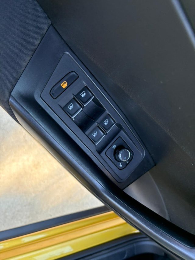 VOLKSWAGEN T-Roc usata, con Fendinebbia