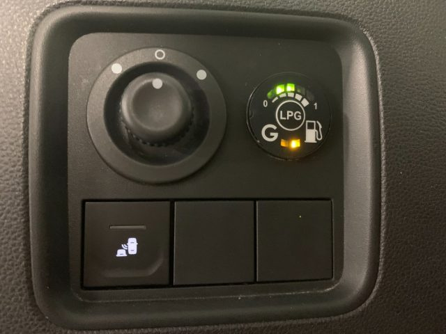 DACIA Duster usata, con Touch screen