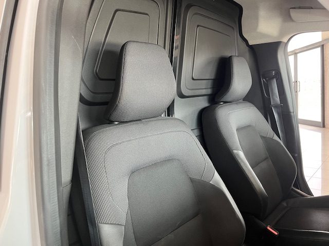 RENAULT Kangoo usata, con Sensori di parcheggio posteriori