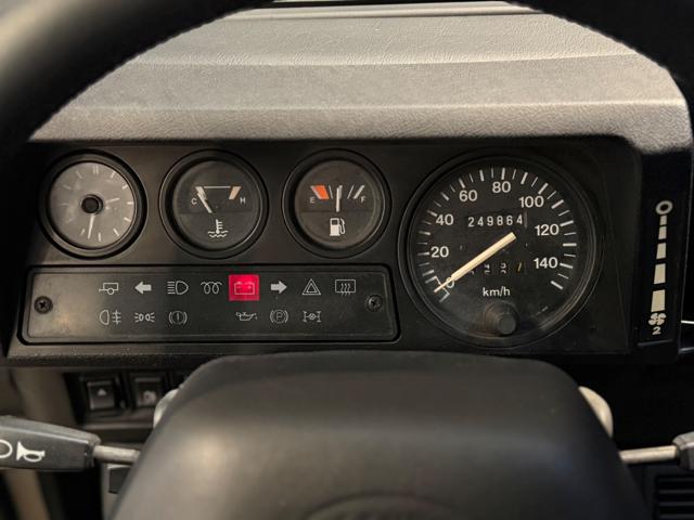 LAND ROVER Defender usata 16