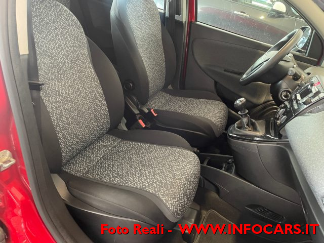 LANCIA Ypsilon usata, con Autoradio