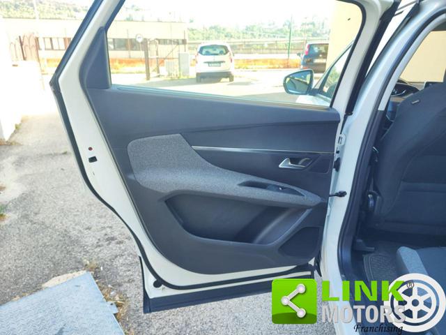 PEUGEOT 5008 usata, con Sistema di navigazione