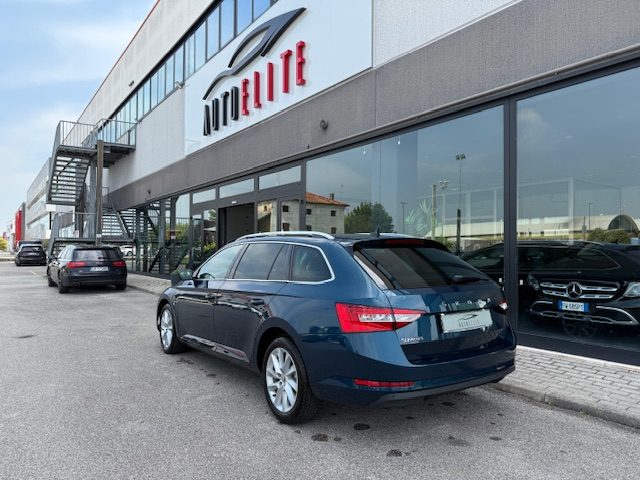 SKODA Superb usata, con Alzacristalli elettrici