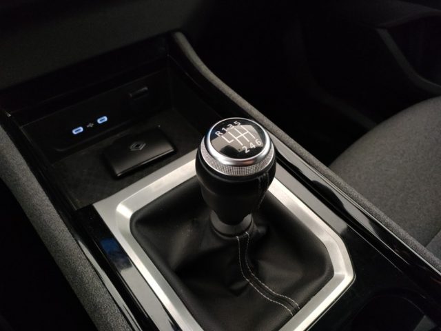 RENAULT Austral usata, con USB