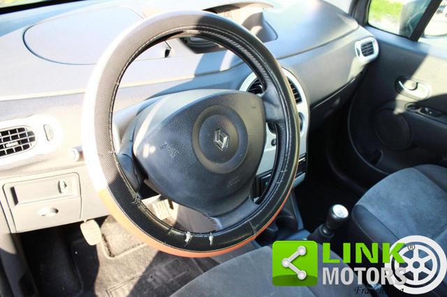 RENAULT Grand Modus usata, con Sedile posteriore sdoppiato