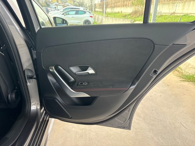 MERCEDES-BENZ A 180 usata, con Sedile posteriore sdoppiato