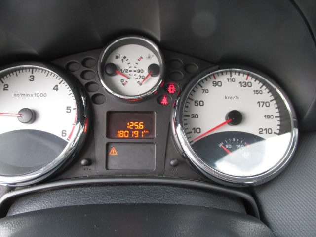 PEUGEOT 207 usata, con Volante in pelle