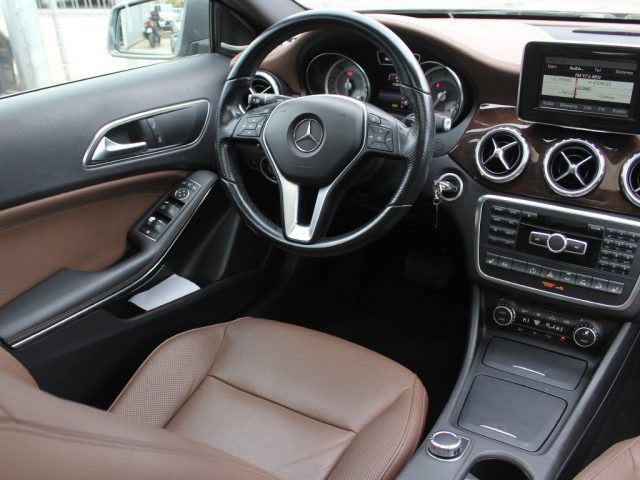 MERCEDES-BENZ GLA 220 usata, con Interni in pelle