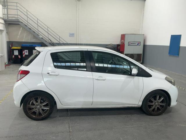 TOYOTA Yaris usata, con Alzacristalli elettrici