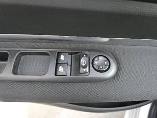 PEUGEOT 5008 usata, con Sedile posteriore sdoppiato