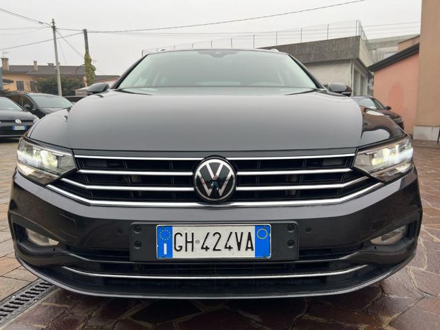 VOLKSWAGEN Passat Variant usata, con Cerchi in lega