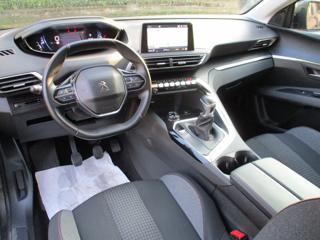 PEUGEOT 5008 usata, con Park Distance Control